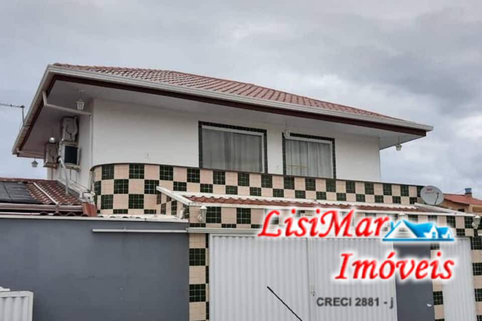 CASA PARA TEMPORADA COM EXCELENTE LOCALIZAÇÃO A MENOS DE 100 M DO MAR